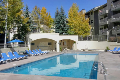 Heated pool and hot tub just steps away.