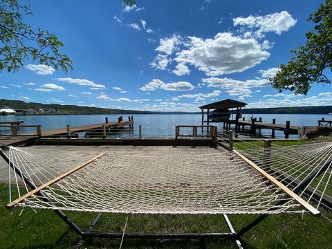 Relax in the hammock on the lake front