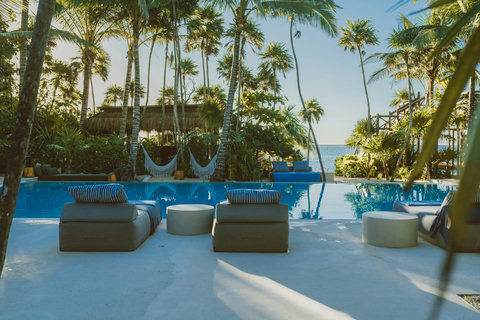 SWIMMING POOLS - Swim with sea views