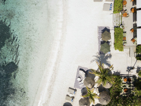 PRIVATE BEACH & BAY - Top view of private beach