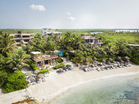 HOTEL VIEWS - Beachfront paradise from above