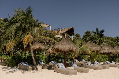 PRIVATE BEACH & BAY -Private beach seating