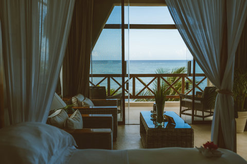 SUITE - Stunning sea views from the couch.