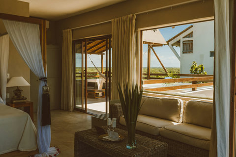 NEFERTITI HONEYMOON SUITE - Cozy indoor seating & peaceful rest.