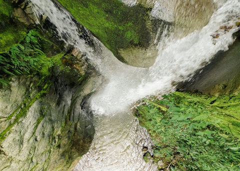 WATERFALL - 🌿 Escape to nature's paradise! Let the serene waterfall be your background melody while you unwind and rejuvenate. Surrounded by vibrant greenery and the soothing sounds of flowing water, this hidden gem promises tranquility and a touch of adv
