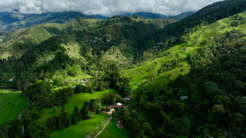 PROPERTY LANDSCAPA - Escape to serenity in this lush mountainside retreat, where the gentle rays of dappled sunlight filter through whispering trees, creating a warm and inviting atmosphere. Immerse yourself in nature’s embrace, with every modern comfort