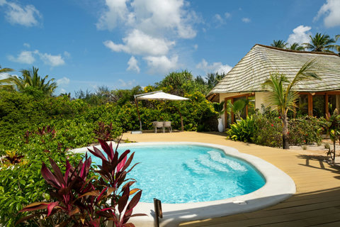 By midday, the pool becomes your rhythm, sun on skin, palms moving lightly, nowhere urgent to be.