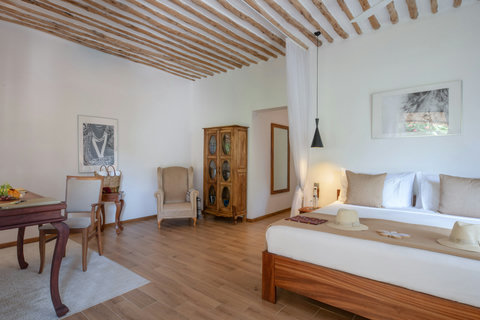 And finally, back to the room, where soft light, woven texture, and still air hold the evening gently.
