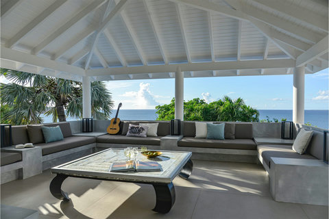 Outdoor Lounge
