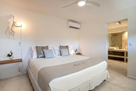 Selenite Room