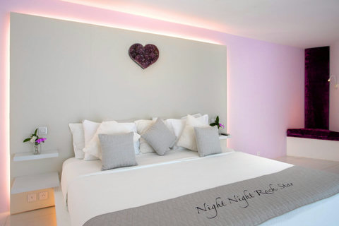Rose Quartz Room | Primary bedroom