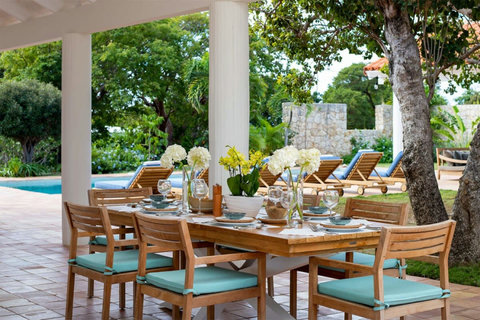 Dining with seating for 6
