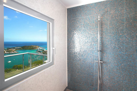 Summerwind Suite (Bedroom 2) Ensuite Bathroom