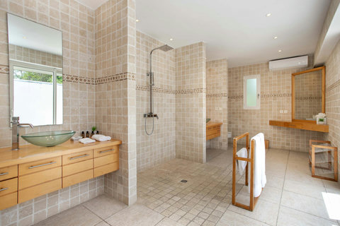 Ensuite Bathroom of Bedroom 2