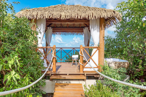 Gazebo including Bathtub, perfect location for an in-Villa Massage.