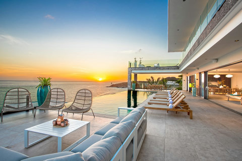 Outdoor Lounge
