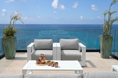 Outdoor Lounge