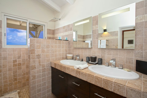 Ensuite bathroom of Bedroom 4
