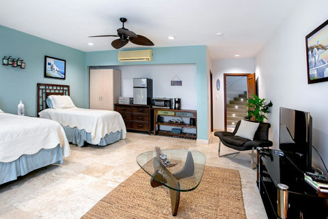 Rooms: Bedroom