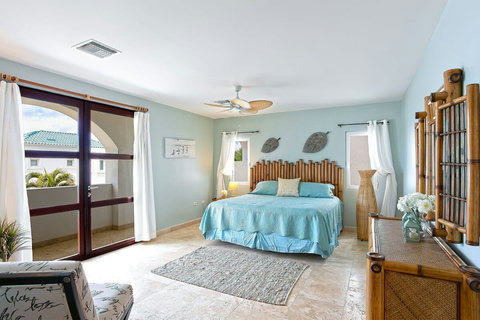 Rooms: Bedroom