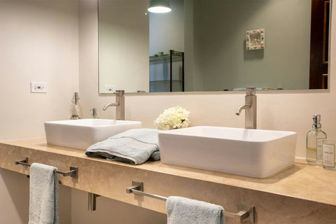 Rooms: Bathroom