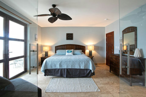 Rooms: Bedroom