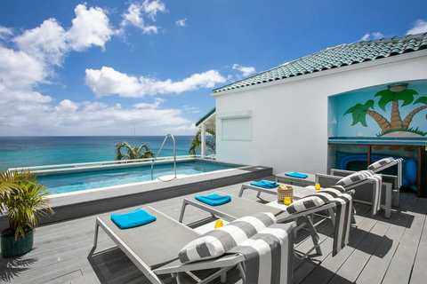 Pool: Outdoor pool