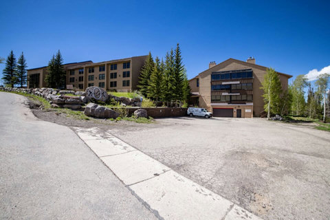 2-210 Copper Chase, Brian Head.jpg
