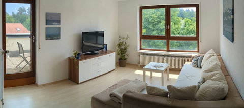 Ausziehbares Sofa mit Kabel TV 