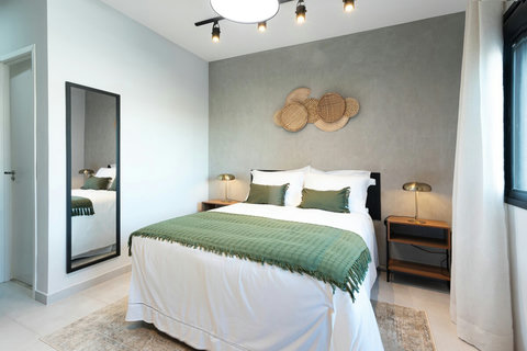 With modern décor and a welcoming atmosphere, this space is ideal for those seeking comfort and convenience in a São Paulo flat.
