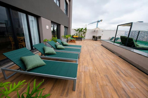 Located in one of the most strategic areas of the capital, the building combines modern living with amenities that cater to both business and leisure travelers.