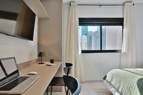 This modern apartment in São Paulo is ideal for professionals looking for flexible accommodation.
