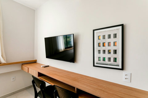 The Feel Sampa apartment in Vila Olímpia is ideal for those who are in São Paulo for work.