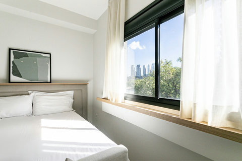 Explore studios in Vila Olímpia with Feel Sampa, perfect for corporate stays in São Paulo.