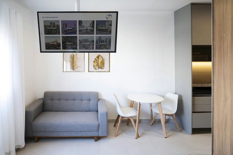 Just a few steps away from São Paulo's main business centers, Feel Sampa apartments in Vila Olímpia offer a versatile stay.
