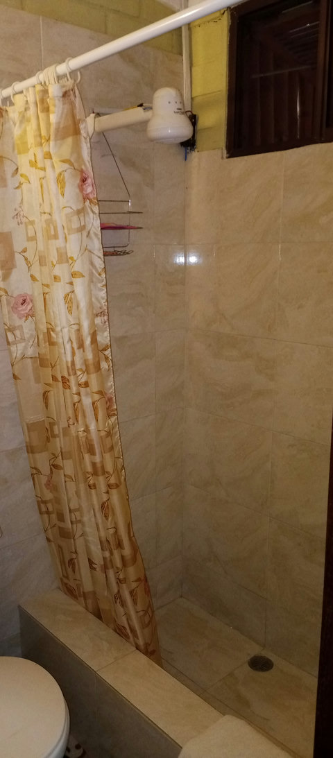 cabin bathroom for 2 to 5