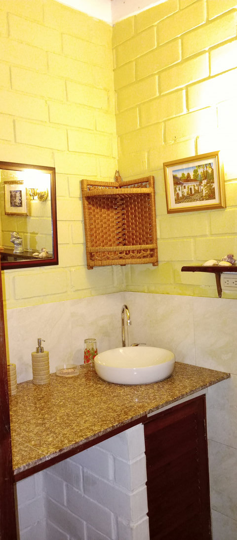 cabin bathroom for 2 to 5