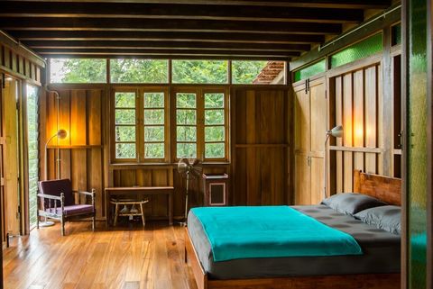 Spyder's room at Spyder Hill. Fits 3 people with a pull out bed on the floor.