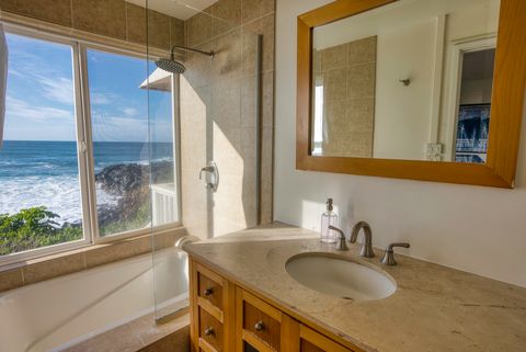 Oceanfront Master Bedroom 