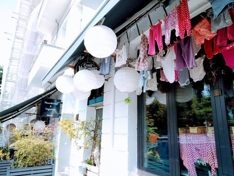 Authentic Italian pizza at Pomodorino, 200 meters from the apartment