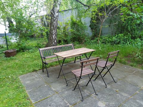 Table and chairs added in 2024.