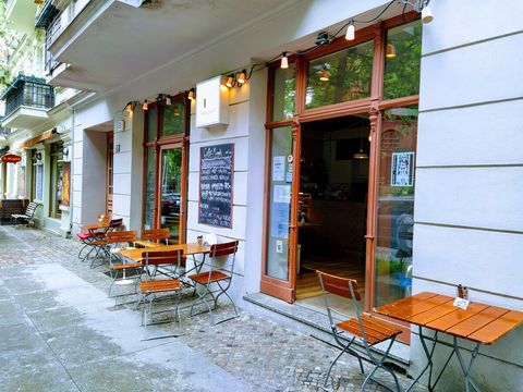 Café Monelli, cute Italian owned café very close to our apartment