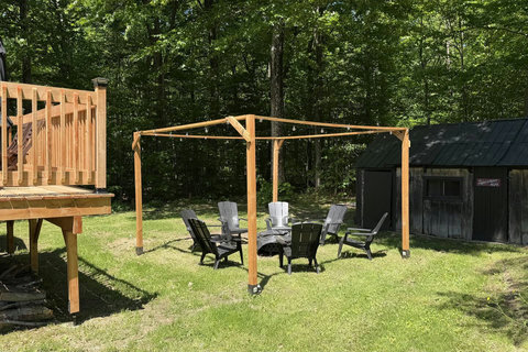 Espace Feu avec 8 chaises Adirondack