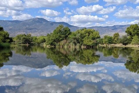 Deadhorse Ranch State Park is nearby - a great place to kayak, hike, and fish.