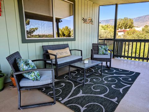 Make High Desert Vista YOUR happy place! Plenty of outdoor seating for dining, relaxing, and bird-watching.