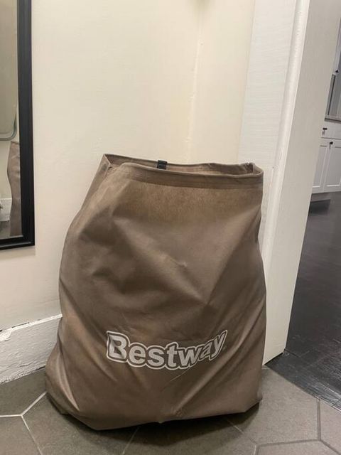 Queen size blow up mattress