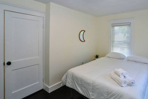 Bedroom two queen bed