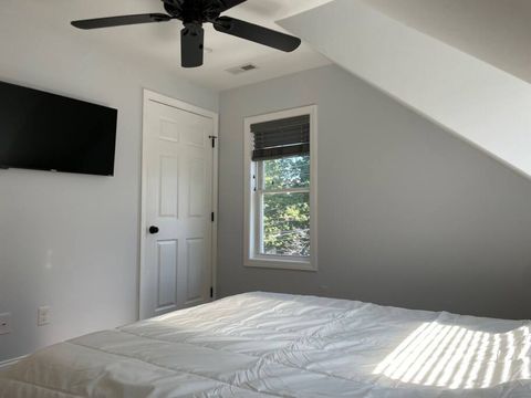Side view of bedroom