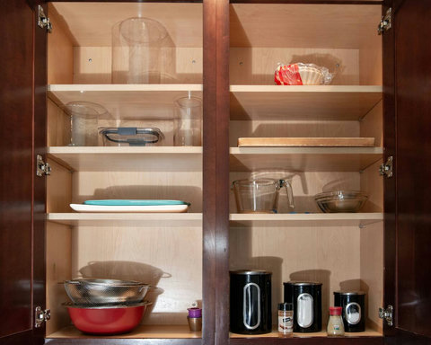 Dish ware cabinet