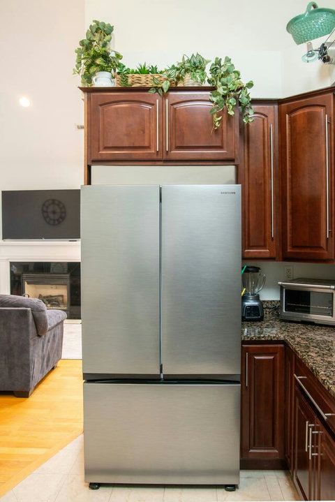 Refrigerator with ice maker